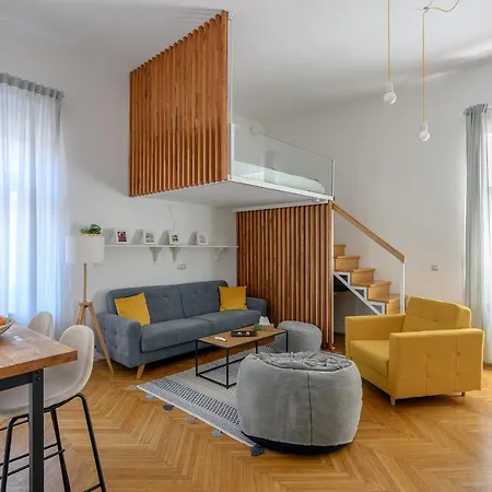 Aktrecords Διαμέρισμα *